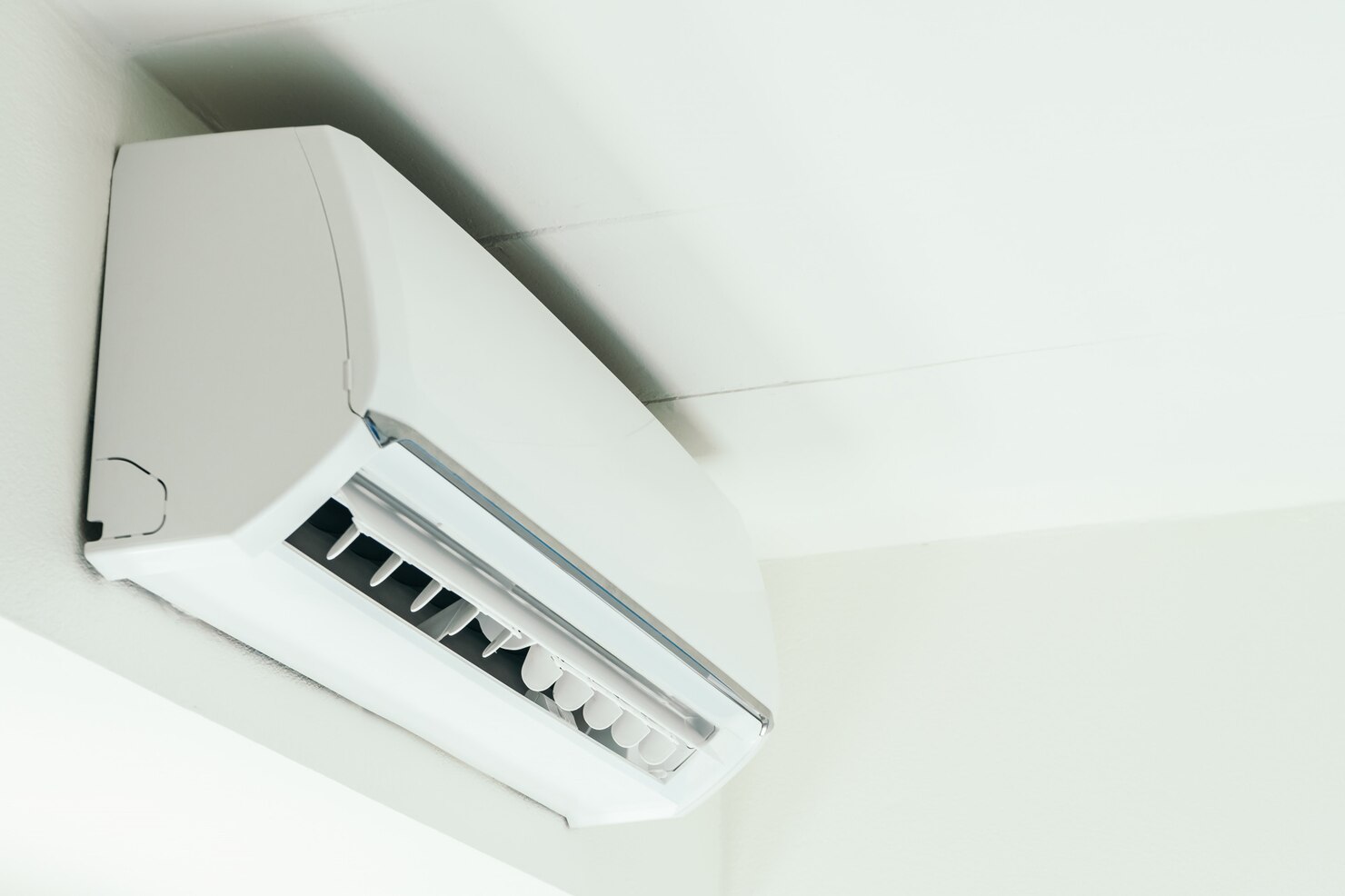 How Regular Aircon Servicing Can Improve Efficiency and Reduce Costs