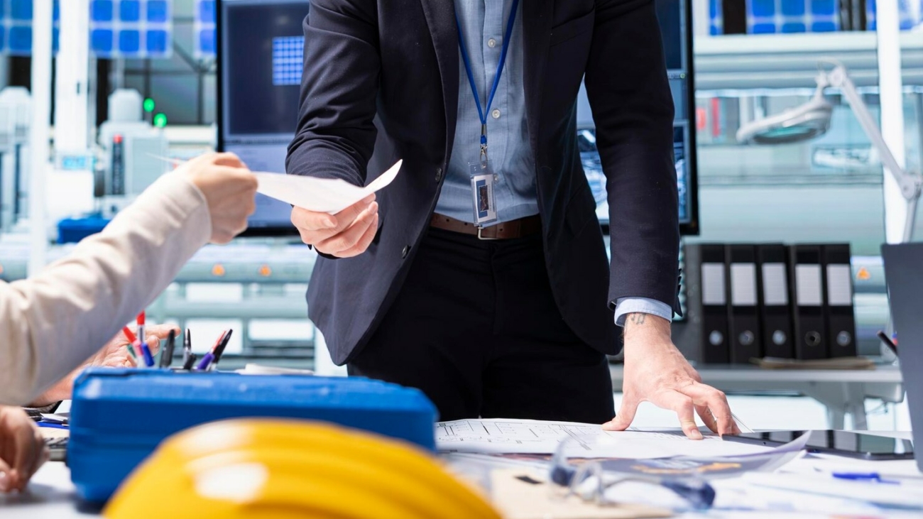 Signs Your Commercial Building Needs a Comprehensive Maintenance Plan